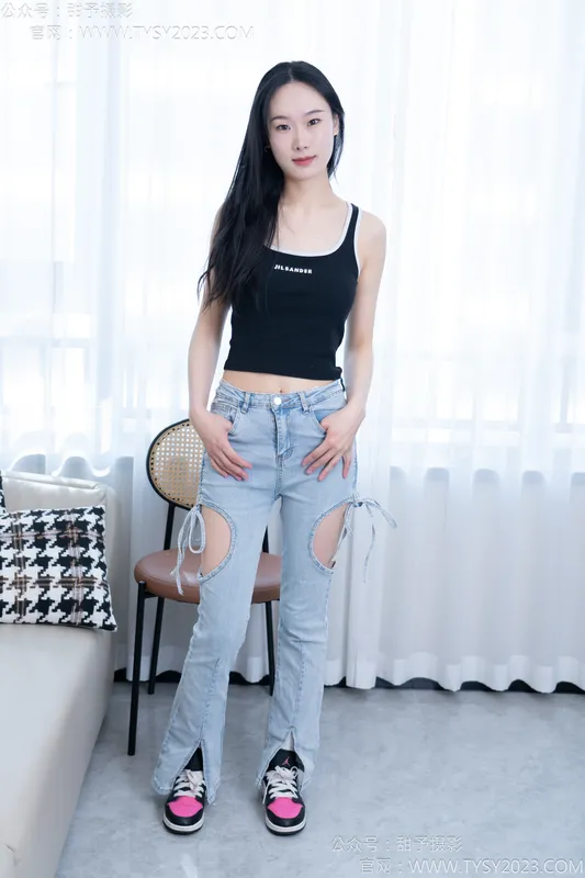 甜予摄影 No.181 小容-板鞋、白棉袜、裸足 - 甜予摄影